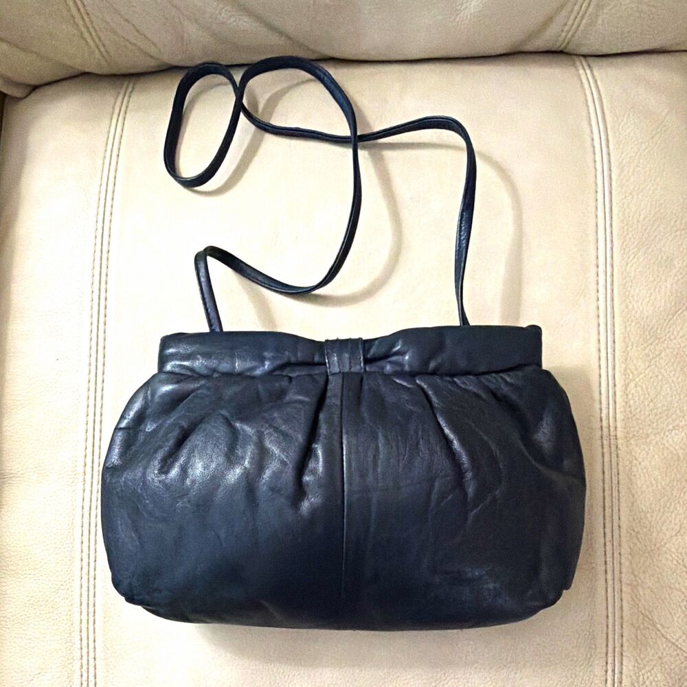 Vintage Leather Classic Framed Ruched Shoulder Bag Pleated Dark Blue